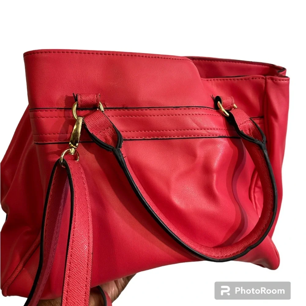 Merona Pink triple pocket shoulder purse with bow. - Picture 2 of 9